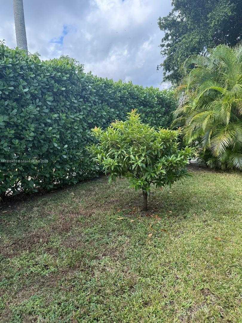 Small Image of 3149 HOLLYWOOD BLVD, Hollywood Number 42