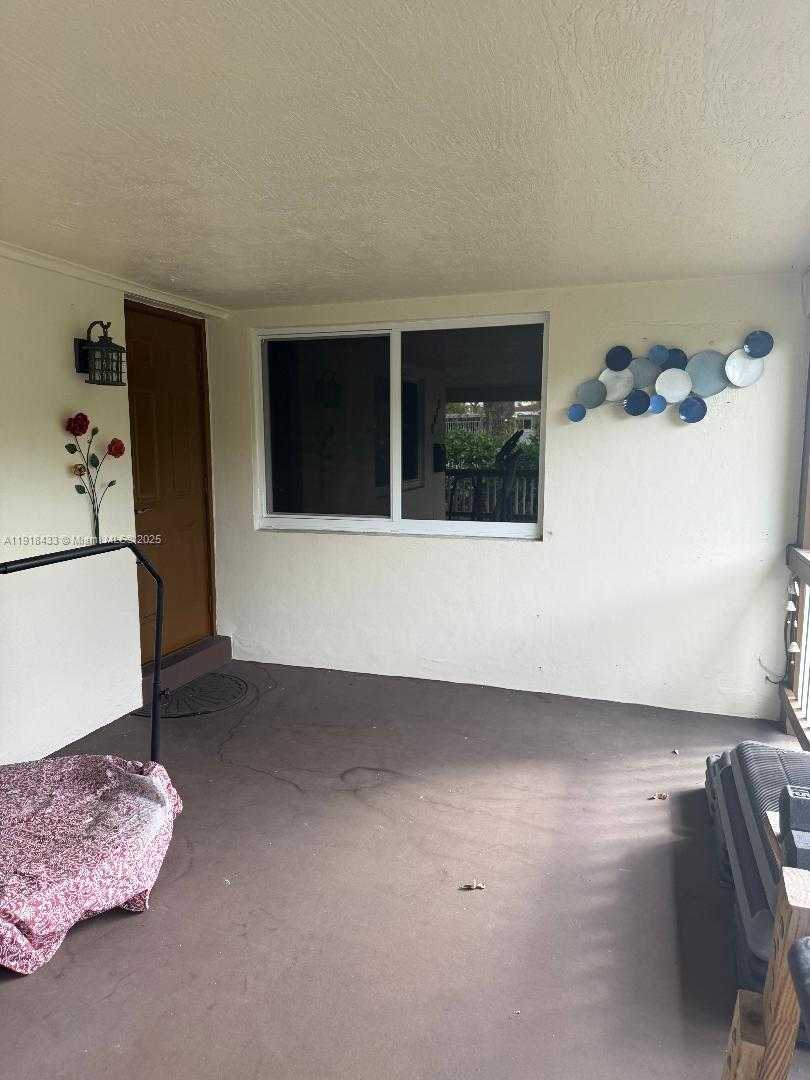 Small Image of 3149 HOLLYWOOD BLVD, Hollywood Number 48