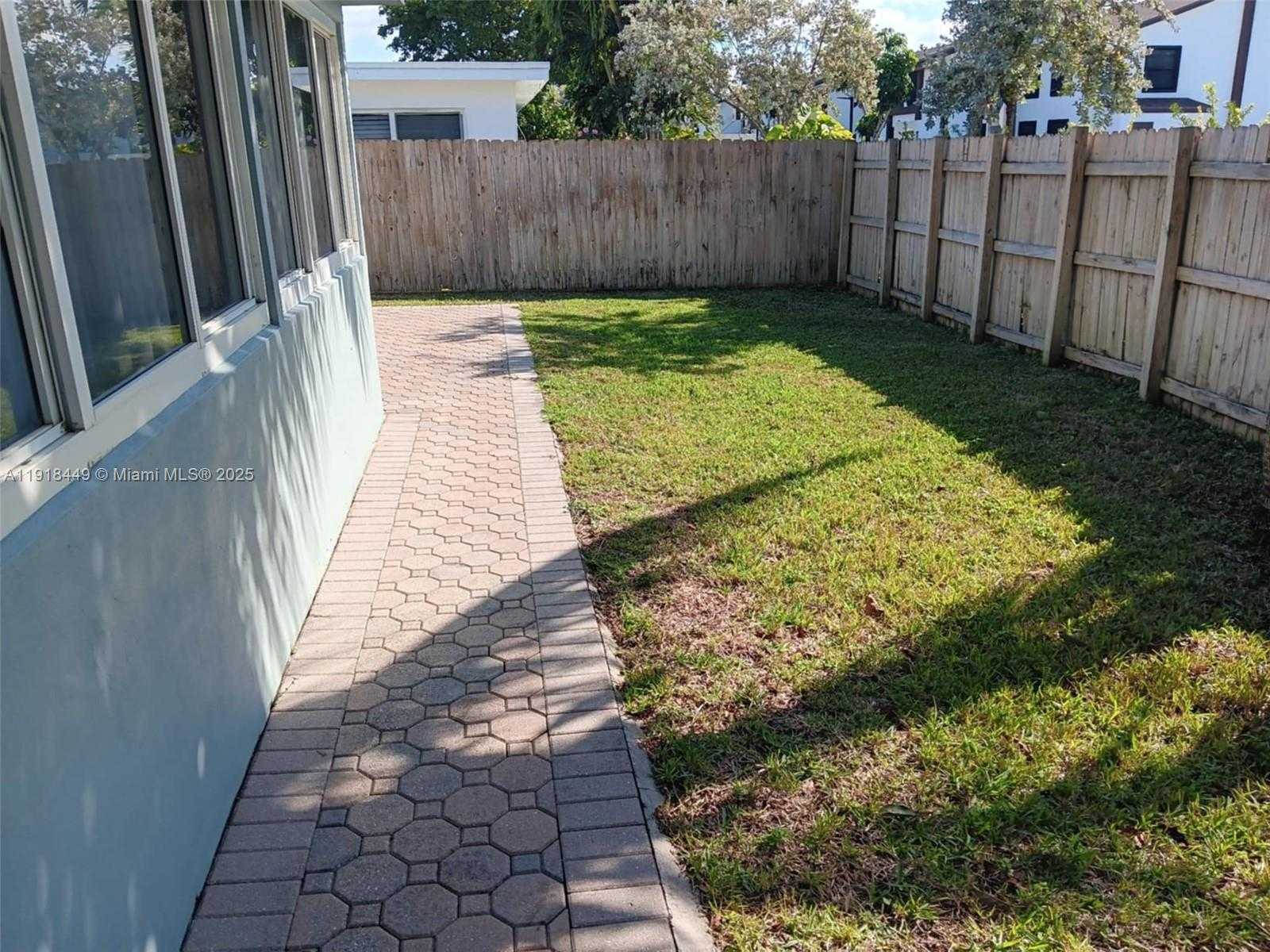 Small Image of 3002 NORTH WEST 46TH ST, Tamarac Number 20