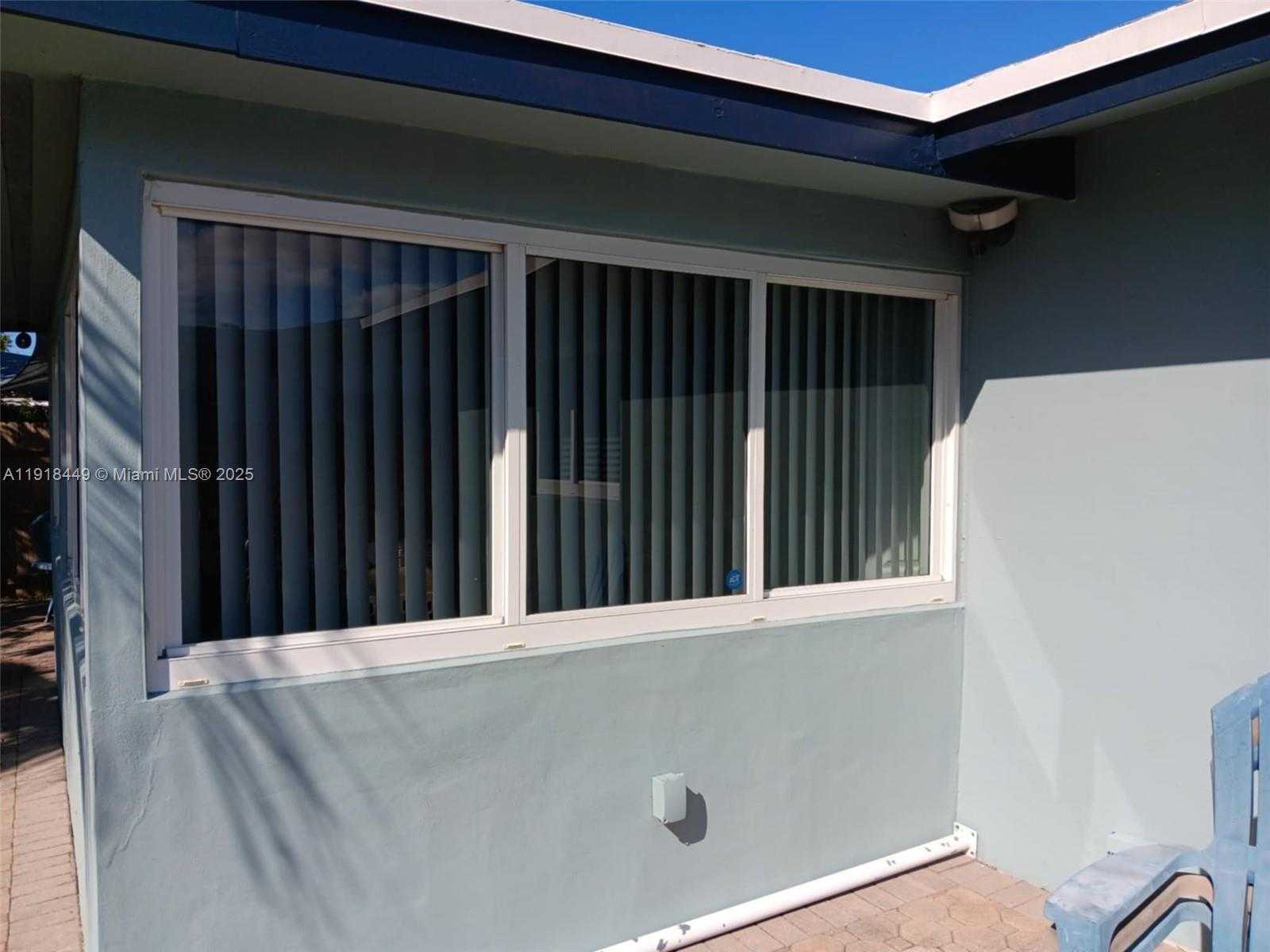 Small Image of 3002 NORTH WEST 46TH ST, Tamarac Number 23