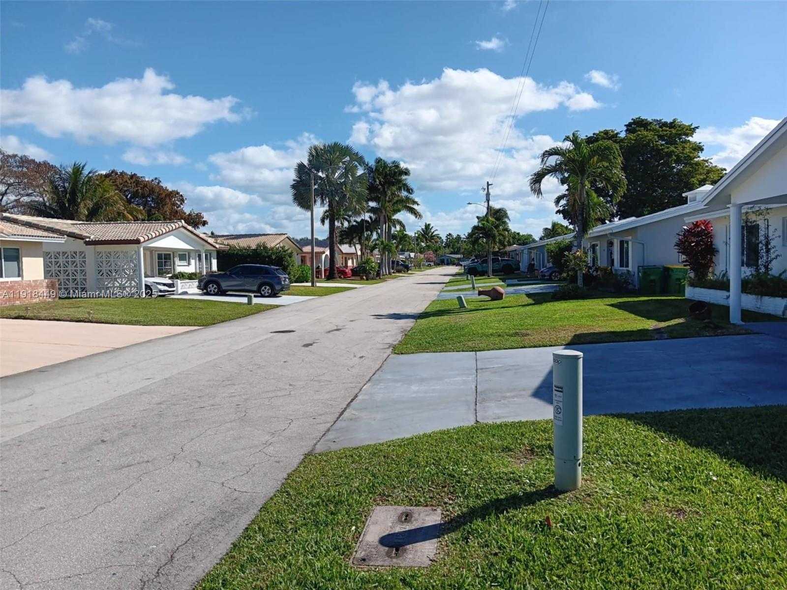 Small Image of 3002 NORTH WEST 46TH ST, Tamarac Number 33
