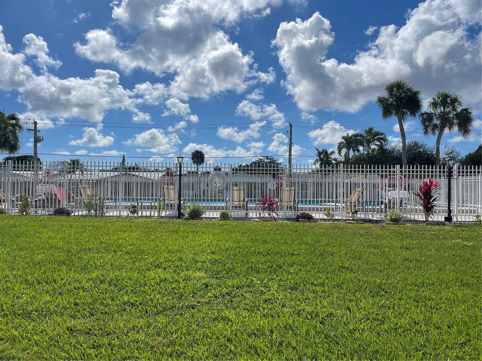 Small Image of 3002 NORTH WEST 46TH ST, Tamarac Number 39