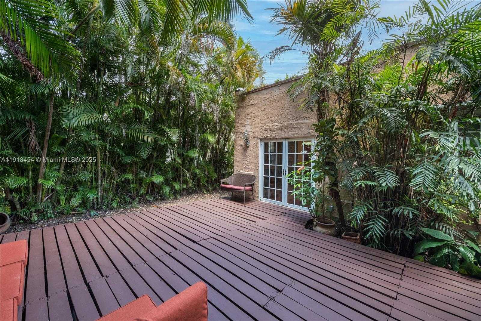 Small Image of 1256 ALGERIA AVE, Coral Gables Number 24