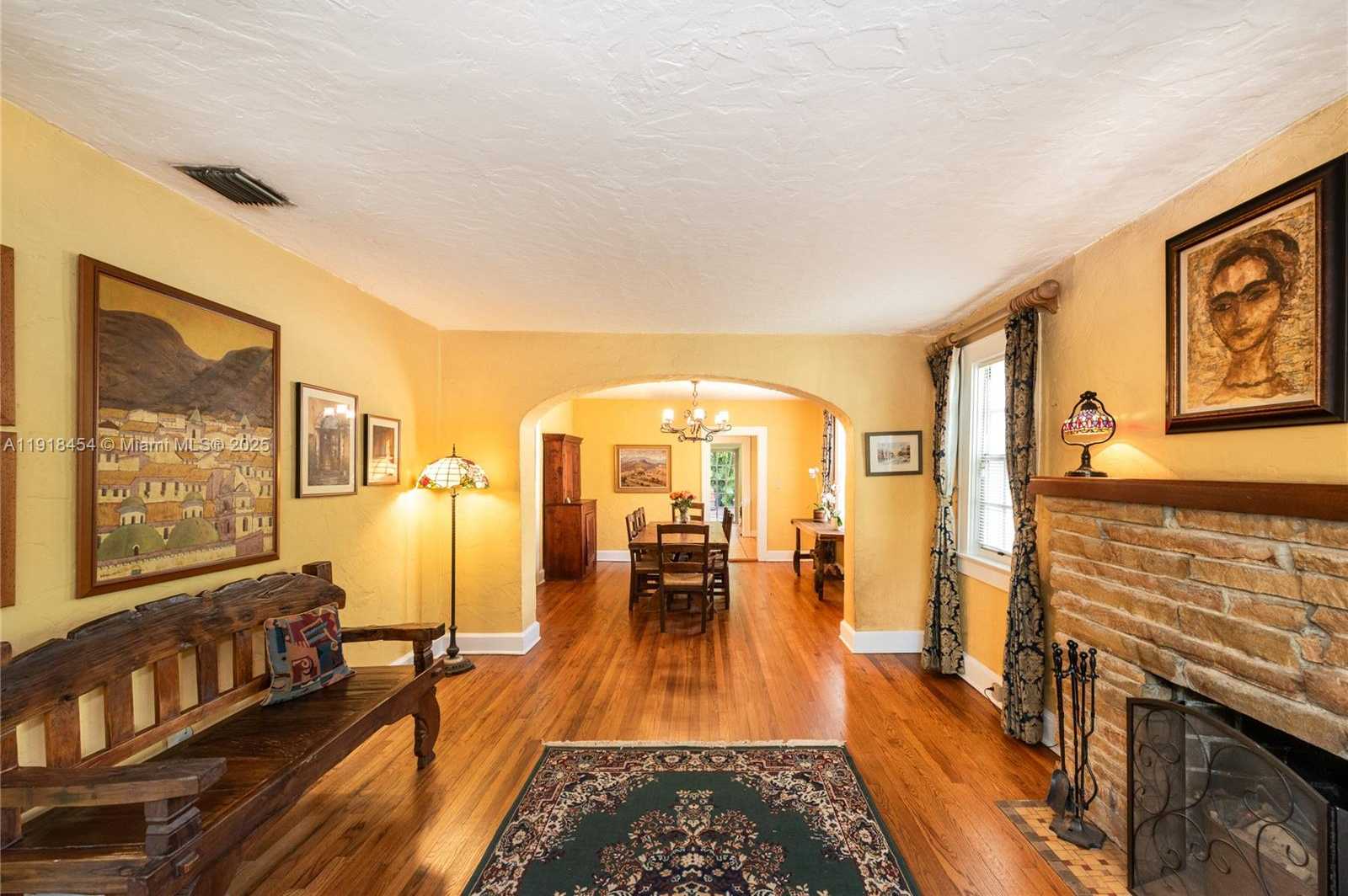 Small Image of 1256 ALGERIA AVE, Coral Gables Number 5