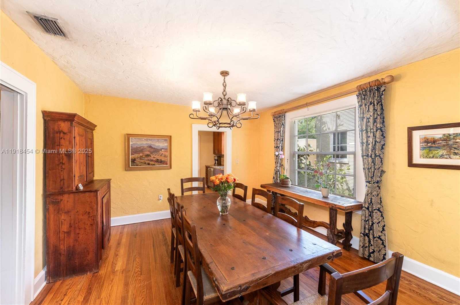 Small Image of 1256 ALGERIA AVE, Coral Gables Number 6