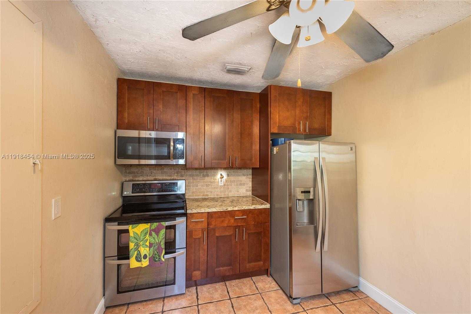 Small Image of 1256 ALGERIA AVE, Coral Gables Number 7