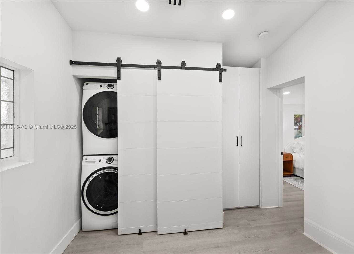 Small Image of 3616 SOUTH WEST 26TH ST, Miami Number 25