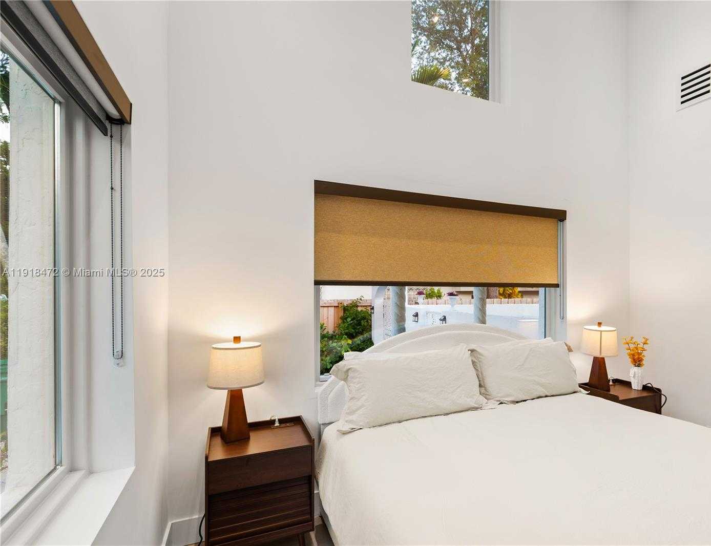 Small Image of 3616 SOUTH WEST 26TH ST, Miami Number 43