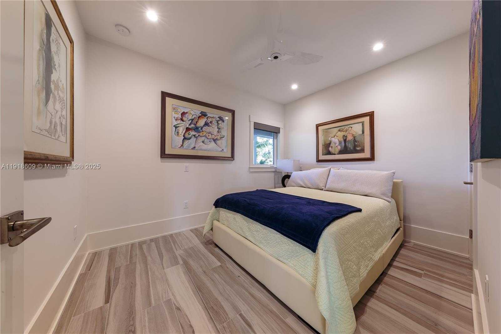 Small Image of 22 SOUTH ISLAND DR, Key Largo Number 12