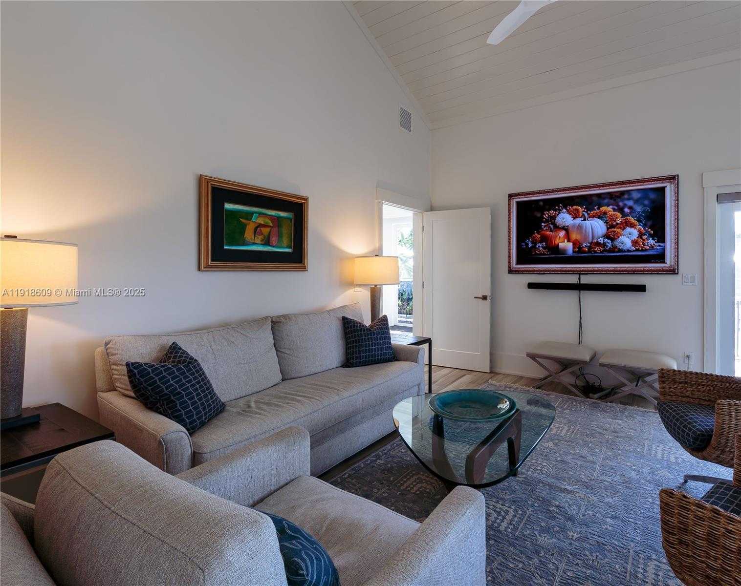 Small Image of 22 SOUTH ISLAND DR, Key Largo Number 17