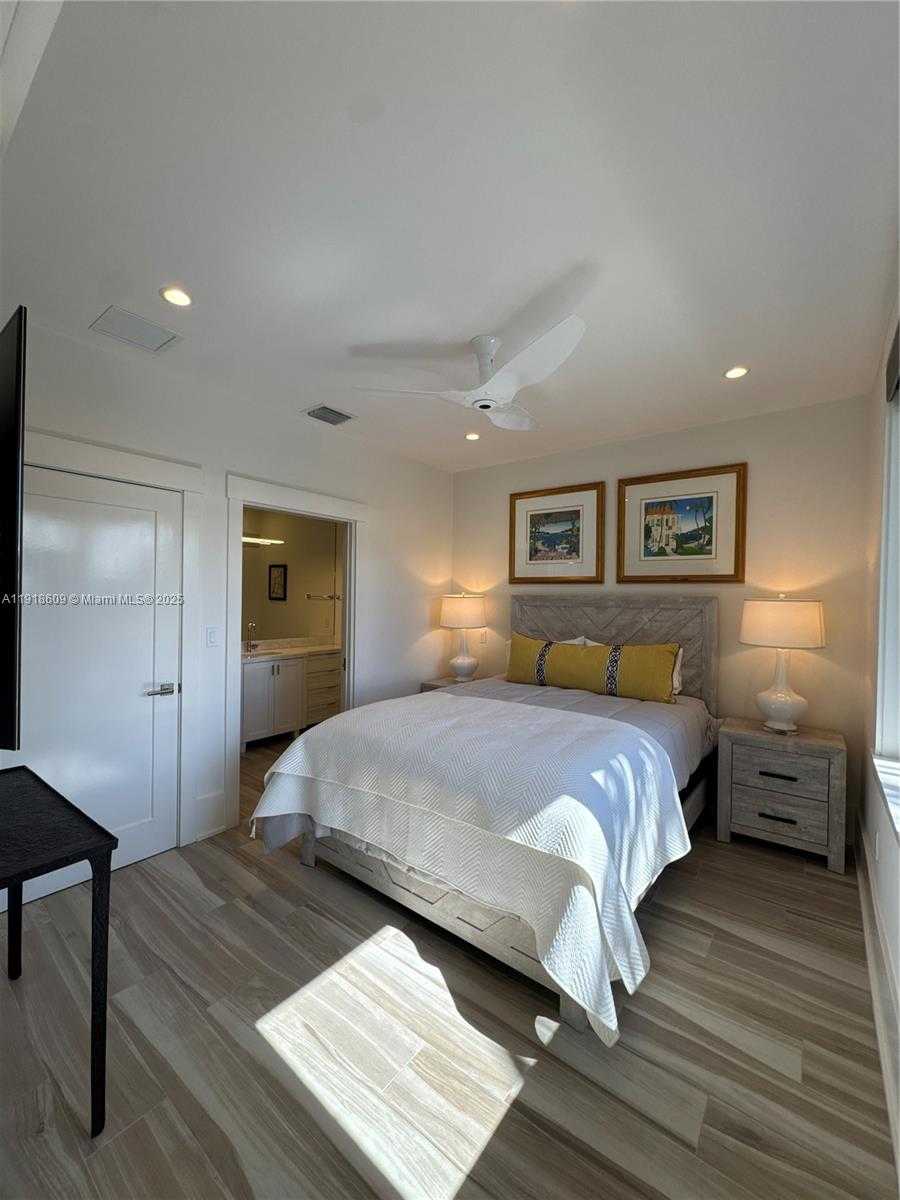 Small Image of 22 SOUTH ISLAND DR, Key Largo Number 21