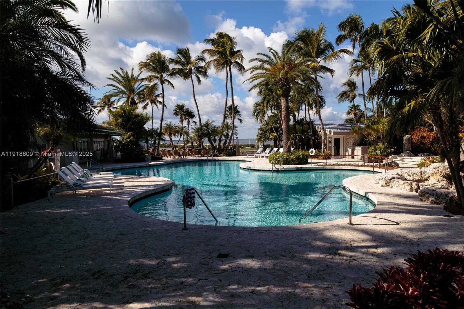 Small Image of 22 SOUTH ISLAND DR, Key Largo Number 26