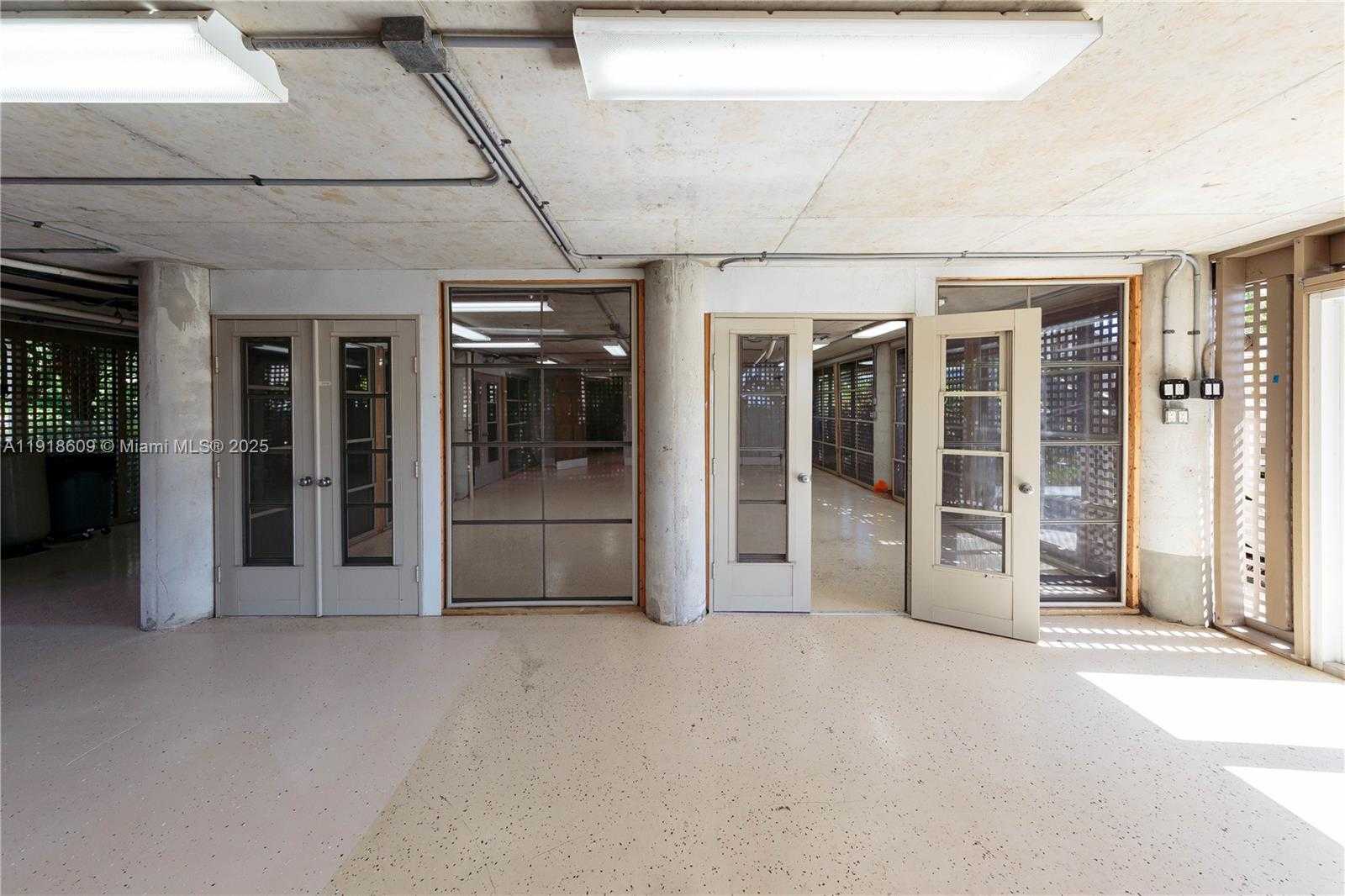 Small Image of 22 SOUTH ISLAND DR, Key Largo Number 35