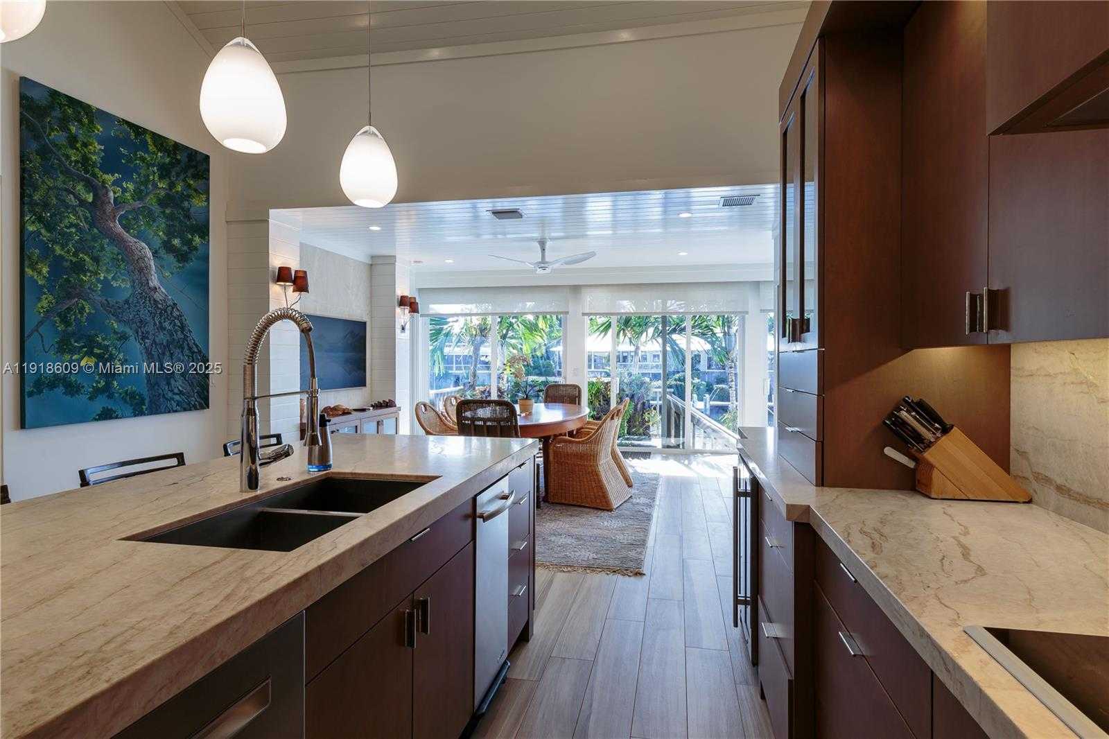 Small Image of 22 SOUTH ISLAND DR, Key Largo Number 7