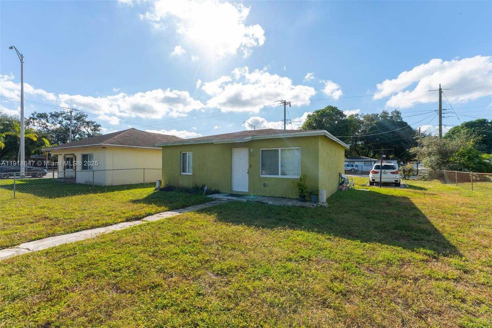 Small Image of 2210 NORTH WEST 155TH ST, Miami Gardens Number 3