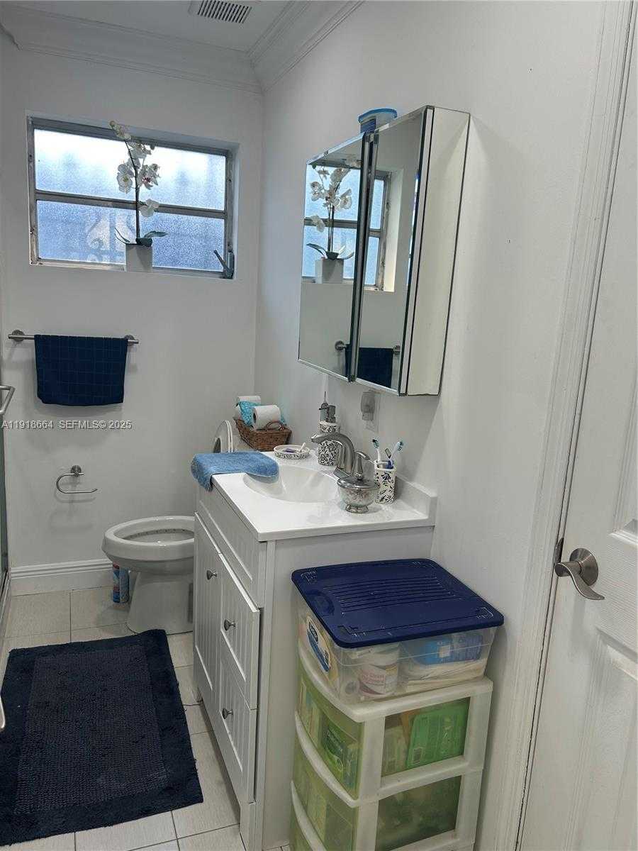 Small Image of 2659 WEST 10TH AVE, Hialeah Number 13