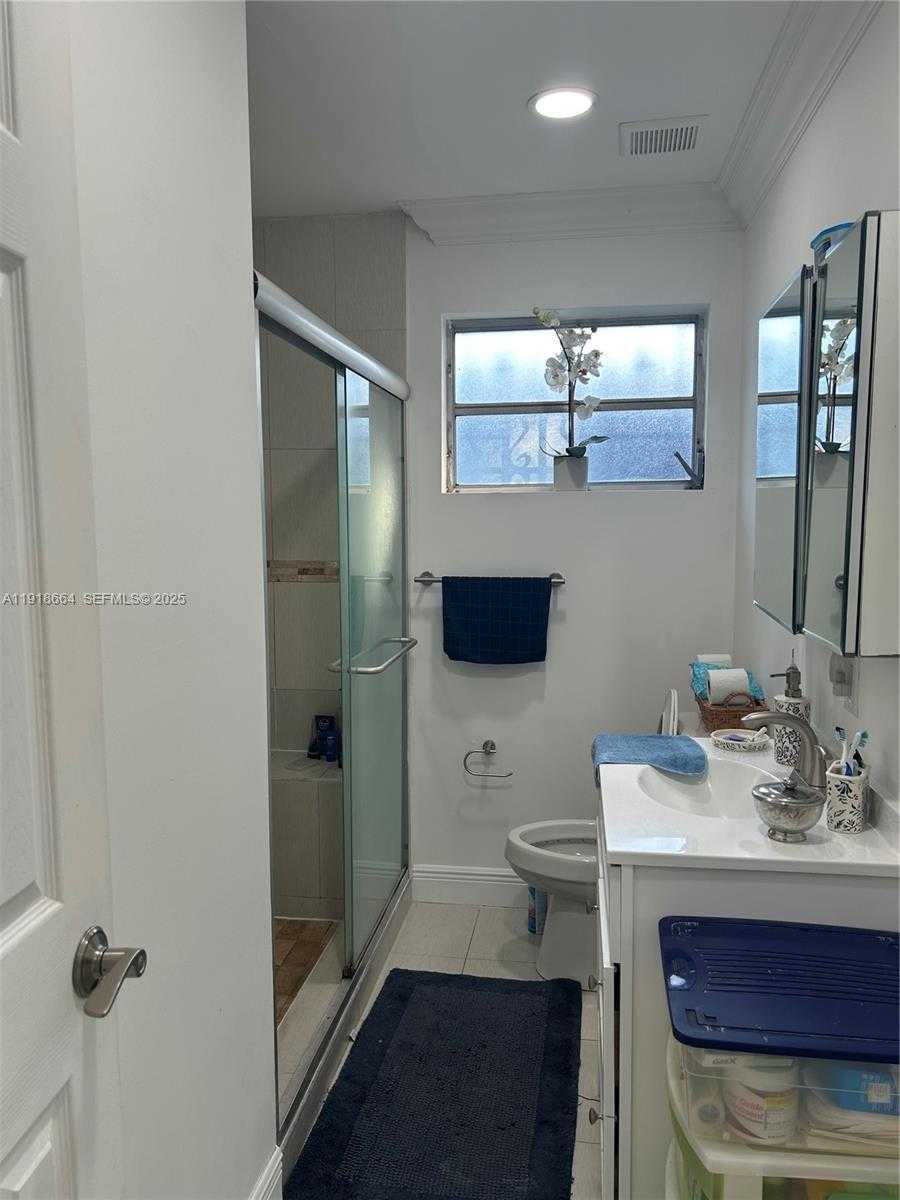 Small Image of 2659 WEST 10TH AVE, Hialeah Number 14