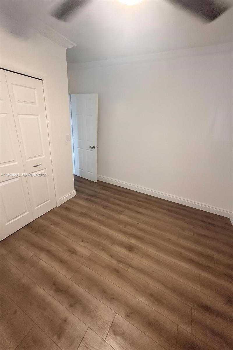 Small Image of 2659 WEST 10TH AVE, Hialeah Number 2