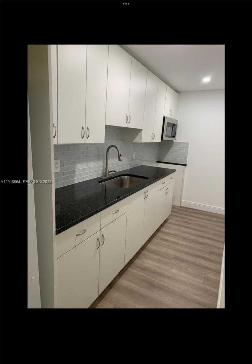 Small Image of 2659 WEST 10TH AVE, Hialeah Number 22