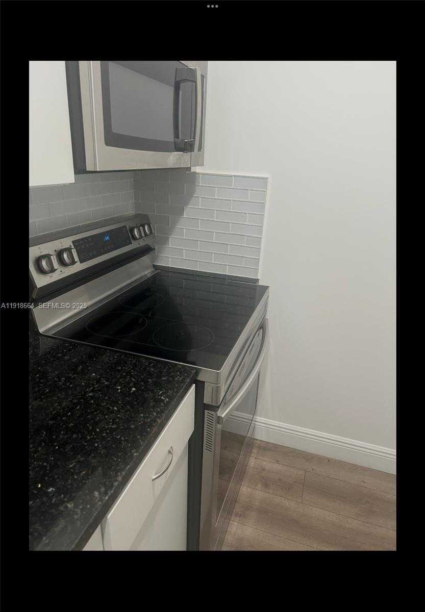 Small Image of 2659 WEST 10TH AVE, Hialeah Number 23