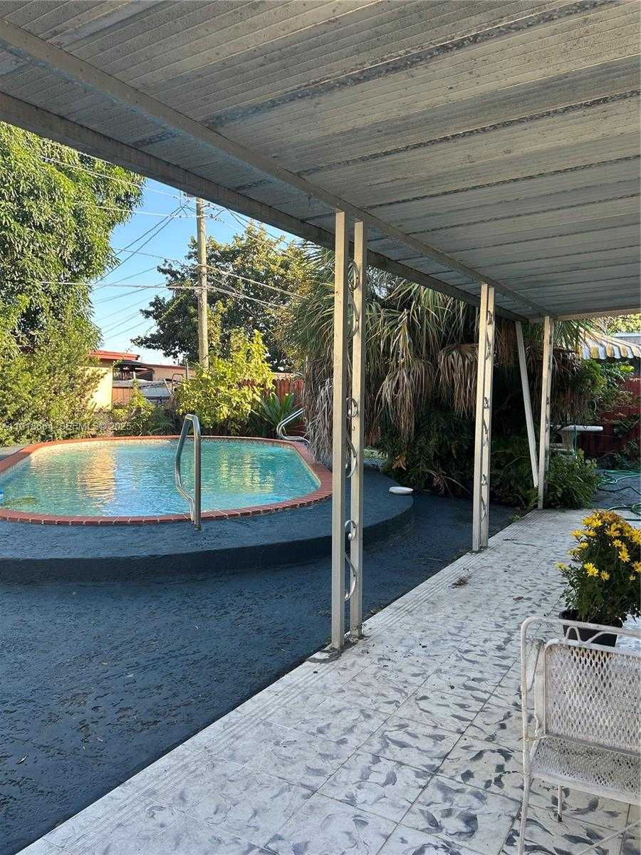 Small Image of 2659 WEST 10TH AVE, Hialeah Number 9