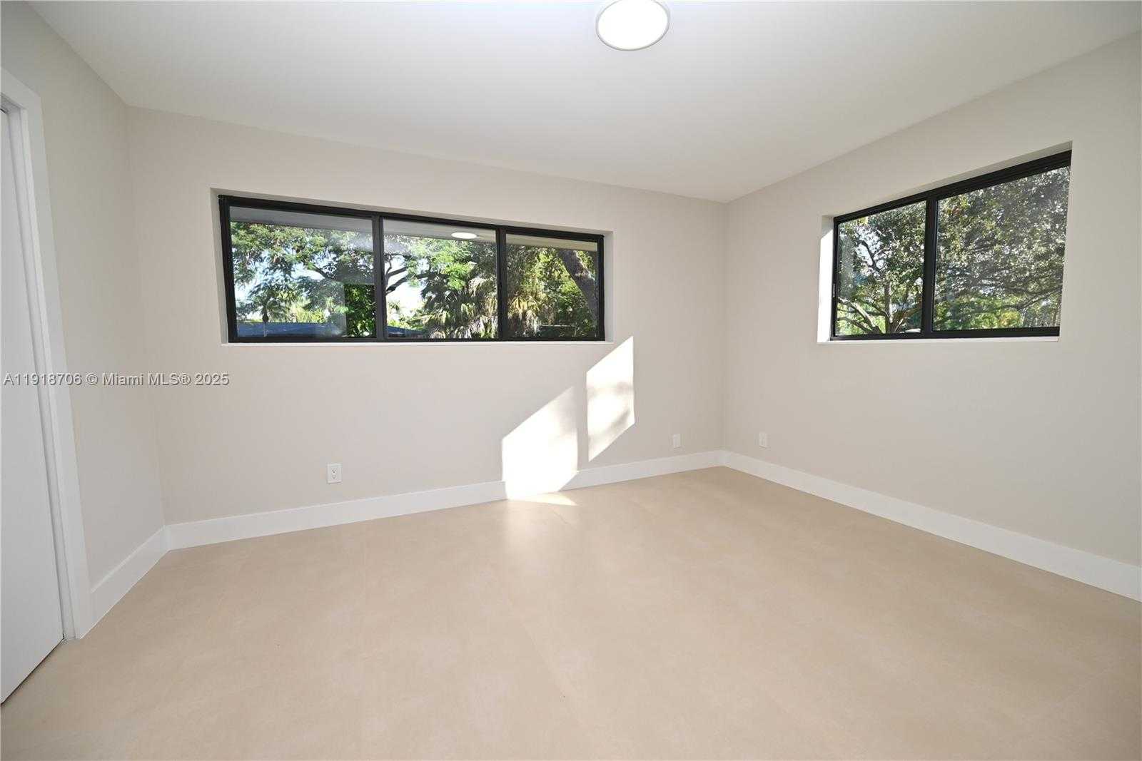 Small Image of 9760 SOUTH WEST 119TH ST, Miami Number 10