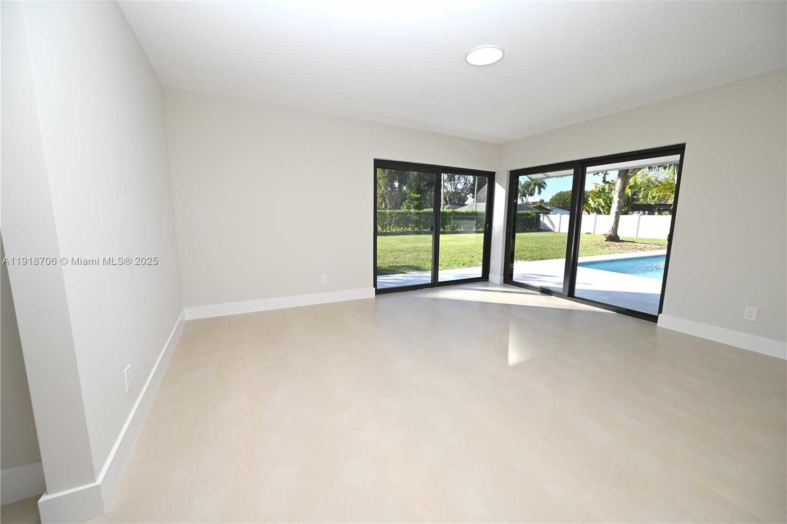 Small Image of 9760 SOUTH WEST 119TH ST, Miami Number 12