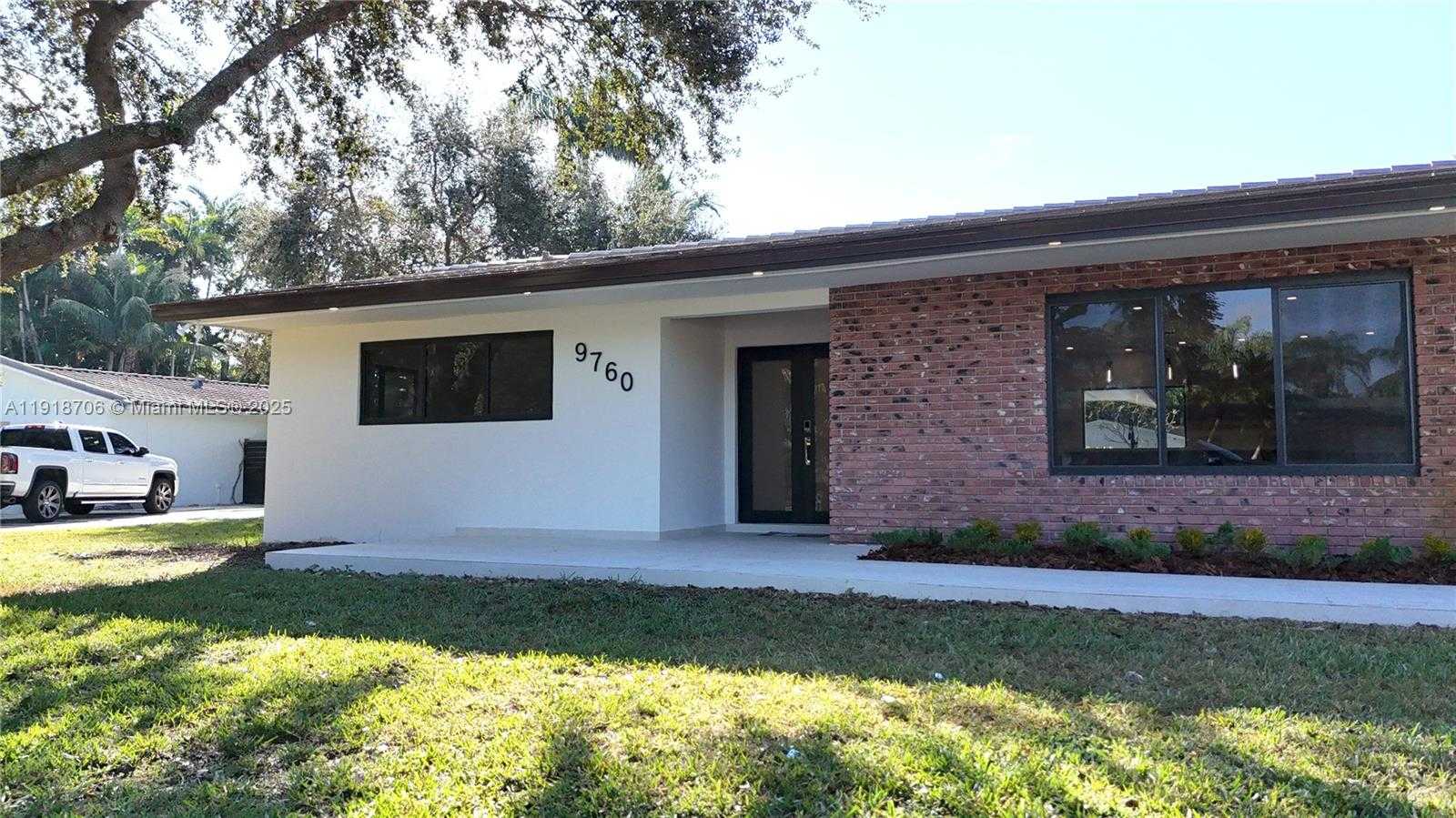 Small Image of 9760 SOUTH WEST 119TH ST, Miami Number 2