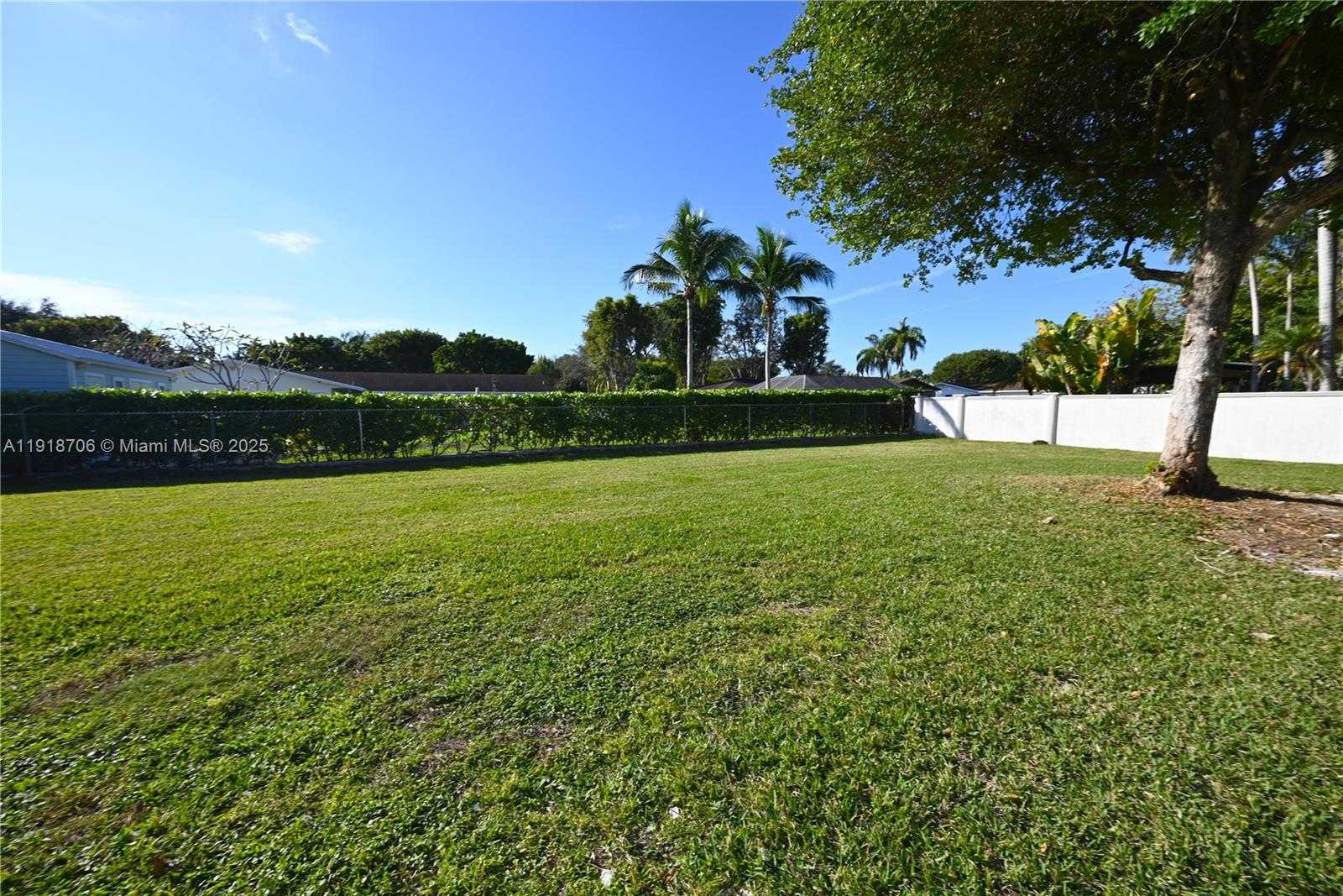 Small Image of 9760 SOUTH WEST 119TH ST, Miami Number 21