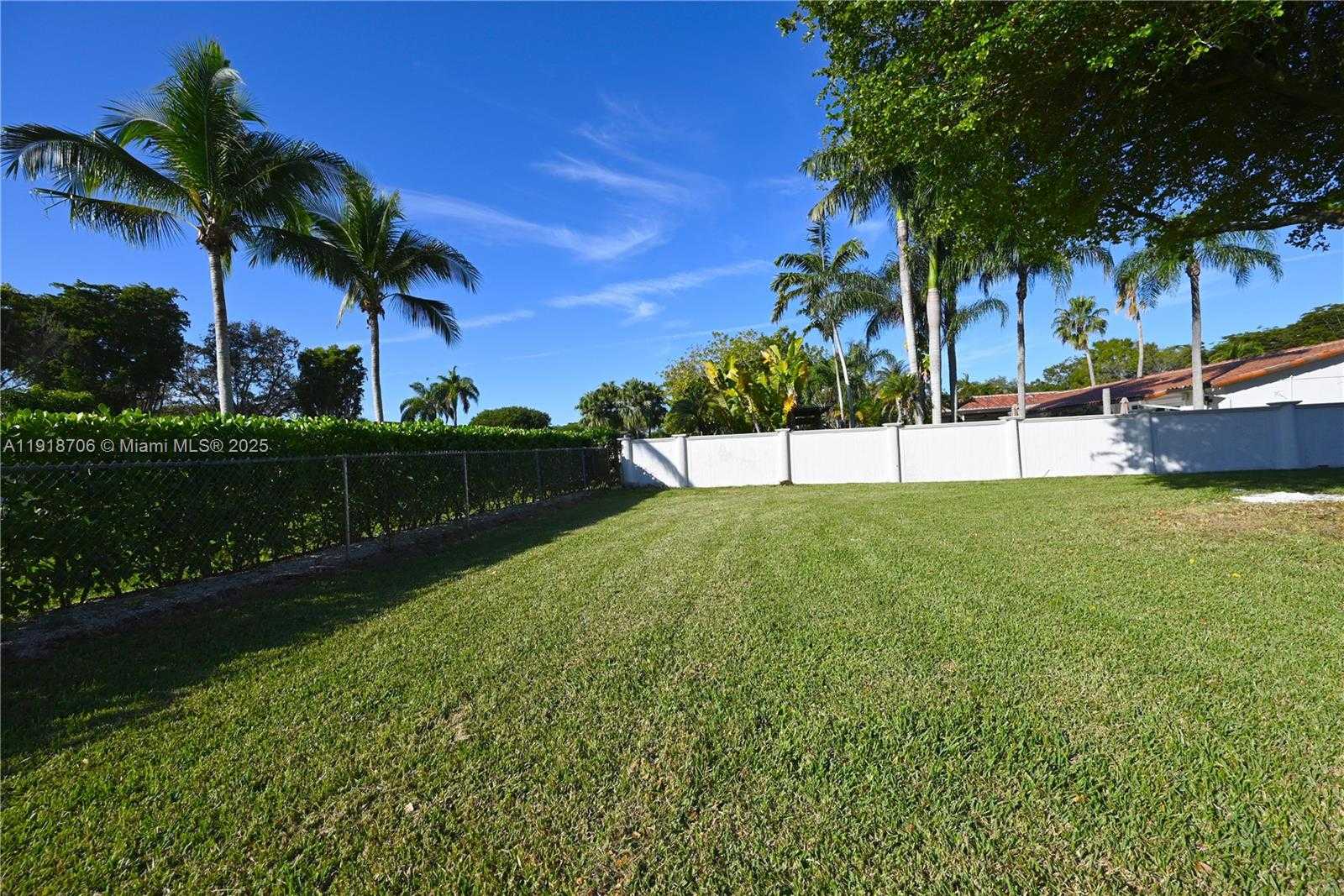 Small Image of 9760 SOUTH WEST 119TH ST, Miami Number 22