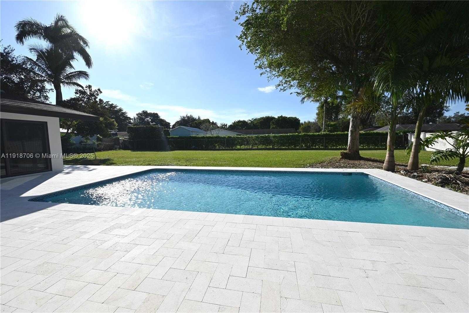 Small Image of 9760 SOUTH WEST 119TH ST, Miami Number 23