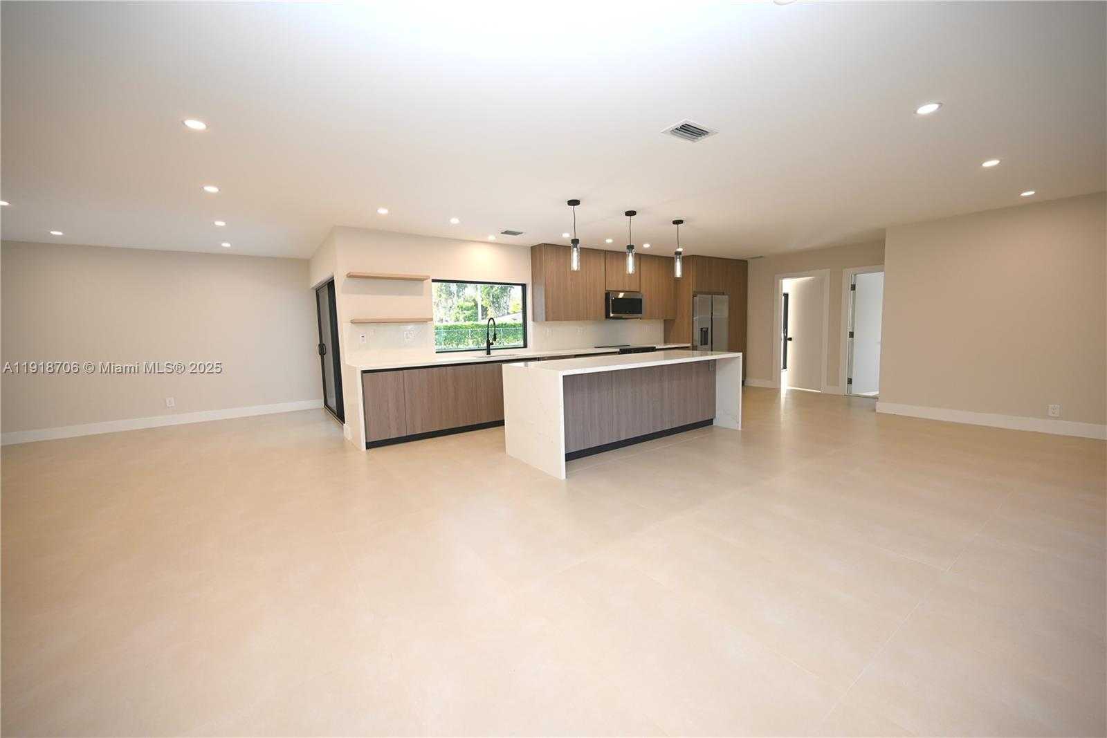 Small Image of 9760 SOUTH WEST 119TH ST, Miami Number 3