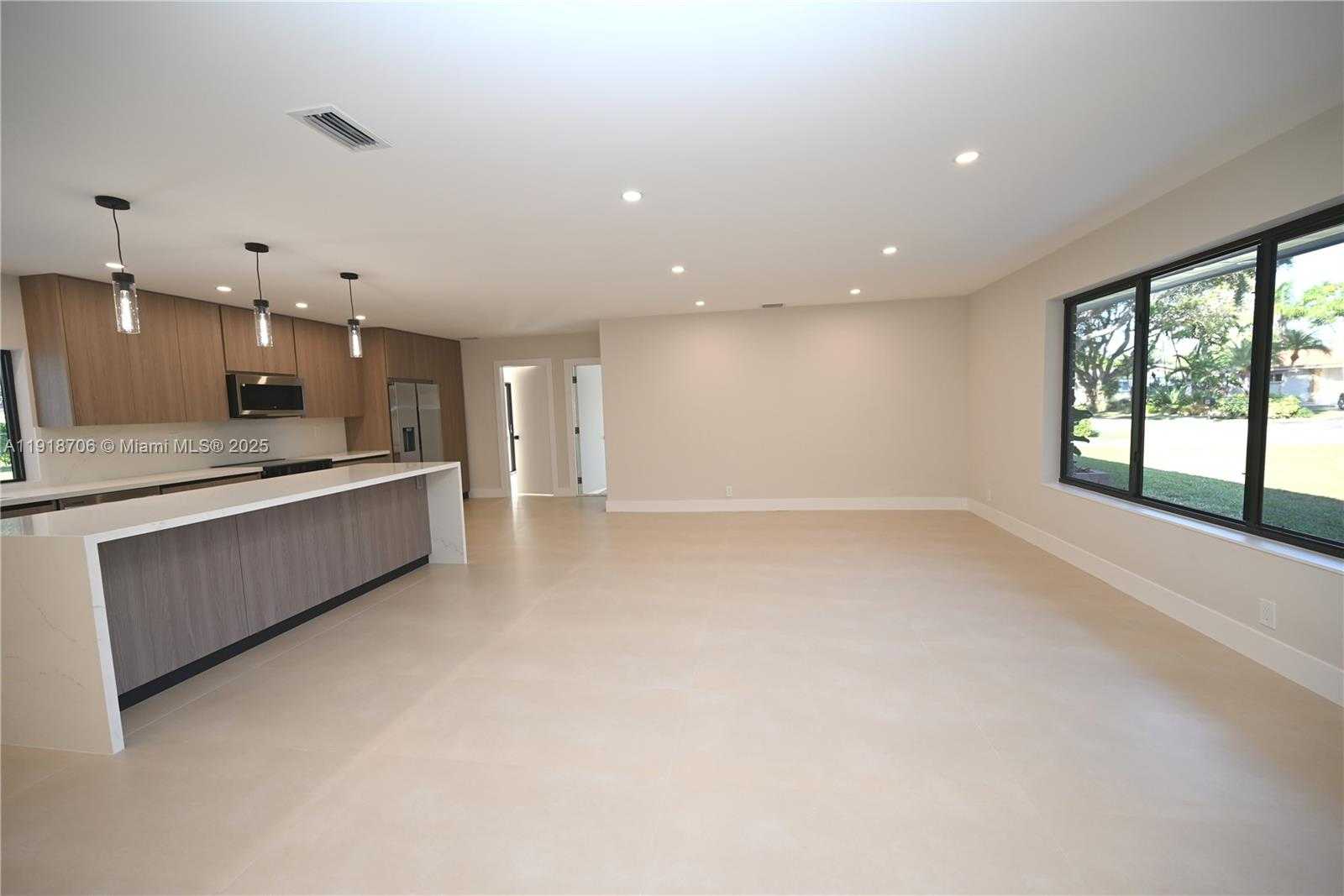 Small Image of 9760 SOUTH WEST 119TH ST, Miami Number 4