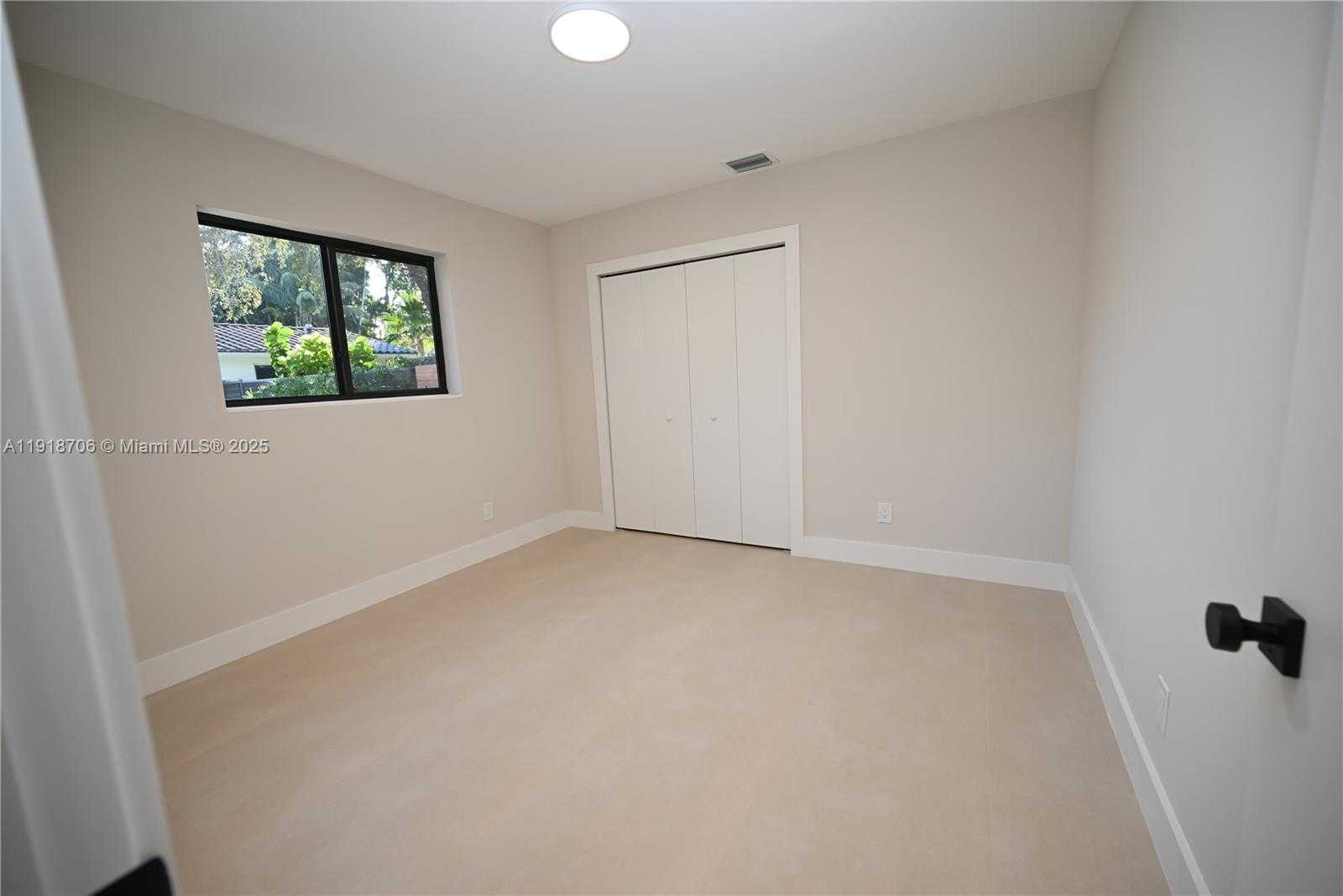 Small Image of 9760 SOUTH WEST 119TH ST, Miami Number 8