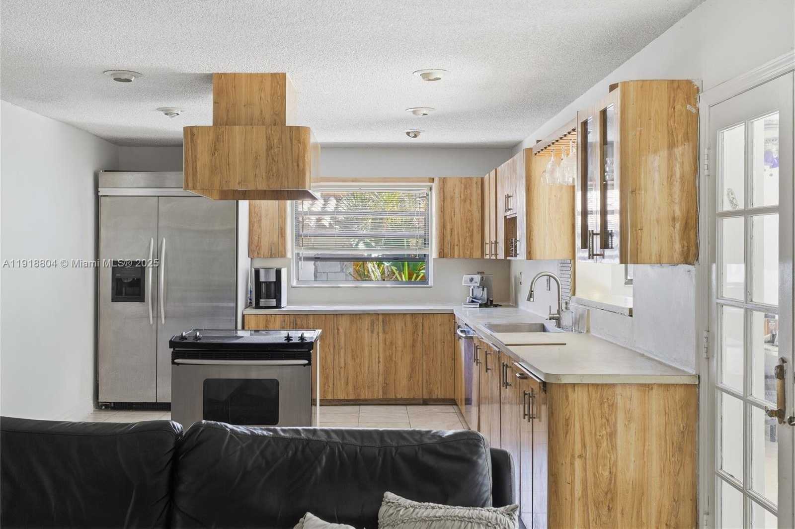 Small Image of 272 191ST TER, Sunny Isles Beach Number 13