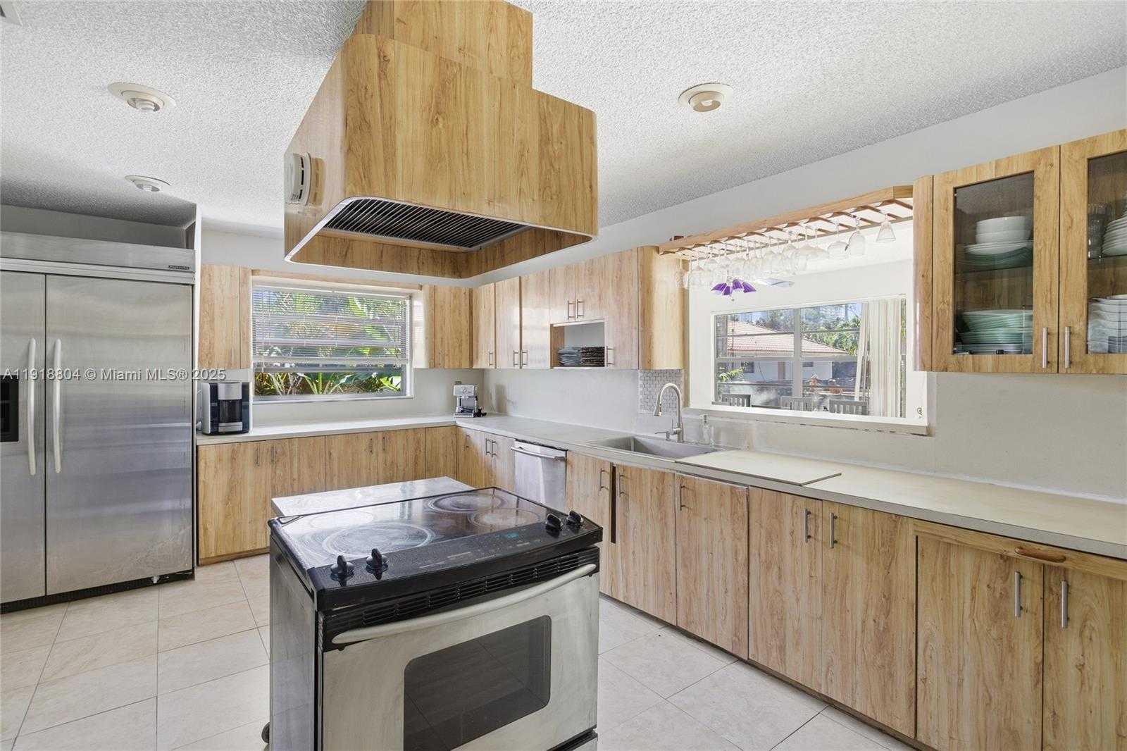 Small Image of 272 191ST TER, Sunny Isles Beach Number 15