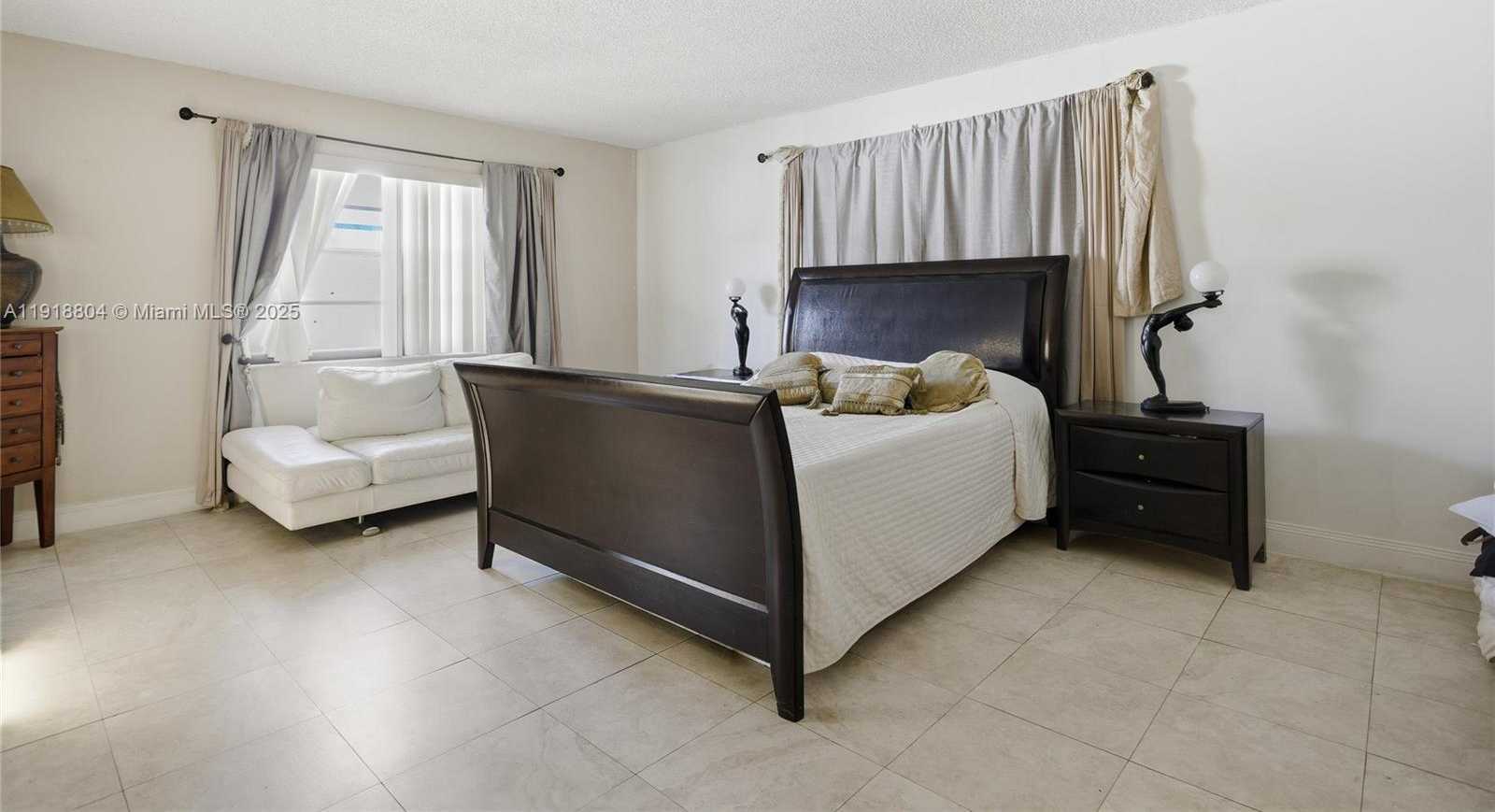 Small Image of 272 191ST TER, Sunny Isles Beach Number 20