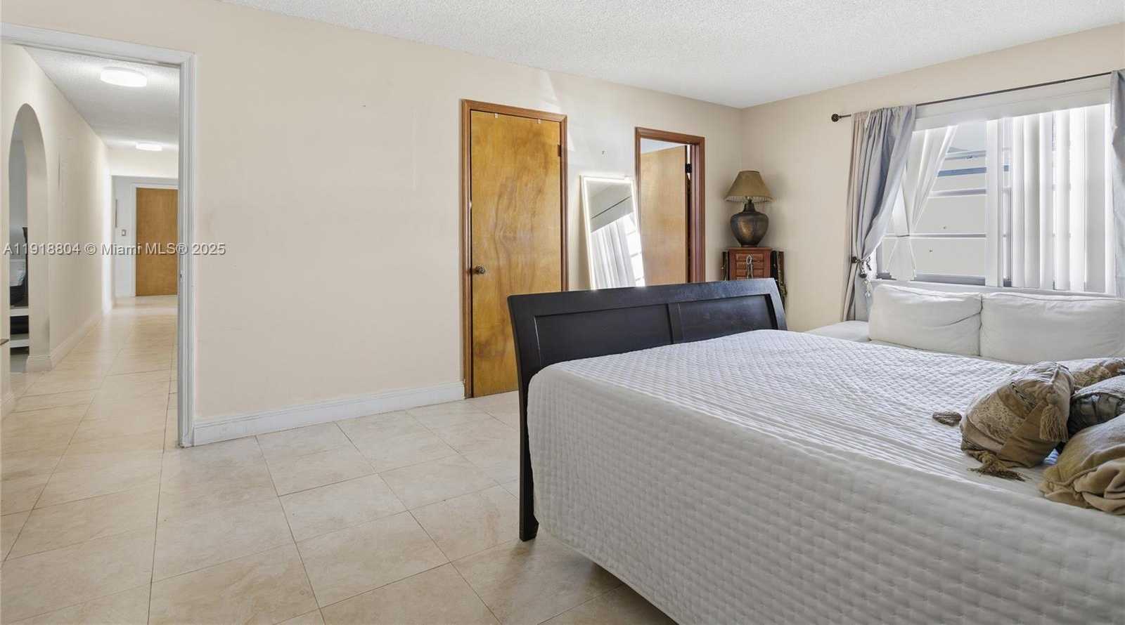 Small Image of 272 191ST TER, Sunny Isles Beach Number 21