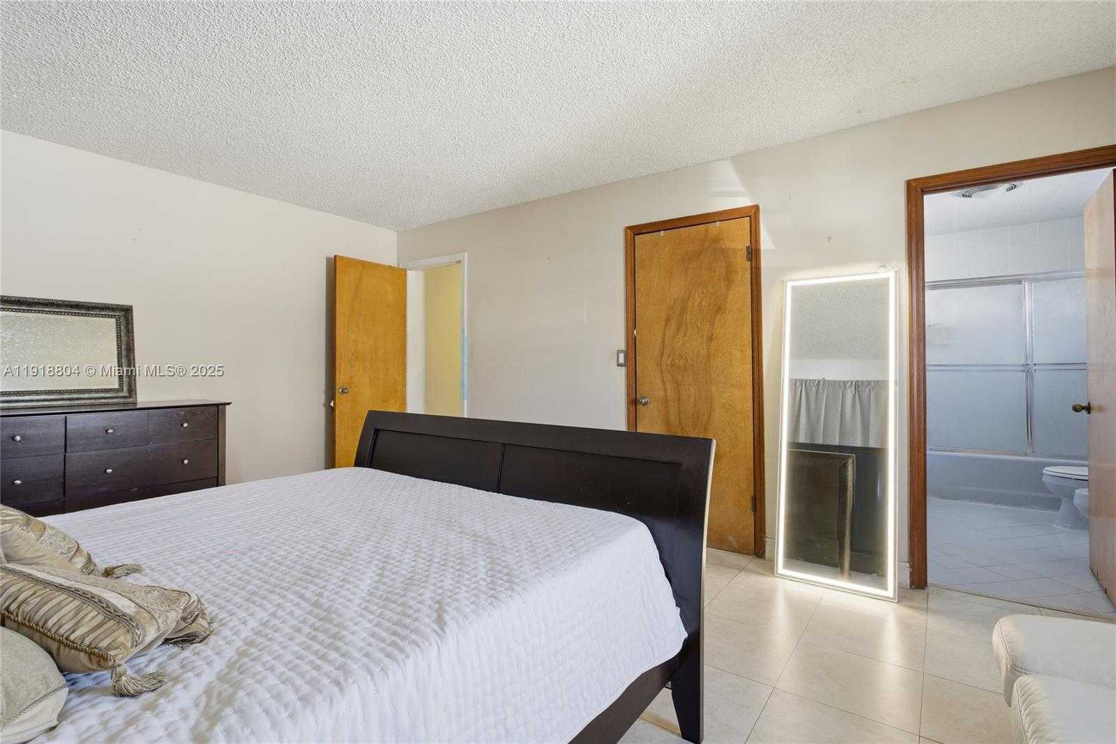 Small Image of 272 191ST TER, Sunny Isles Beach Number 22