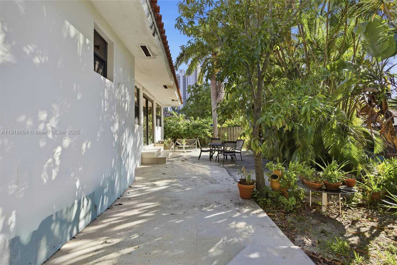 Small Image of 272 191ST TER, Sunny Isles Beach Number 31