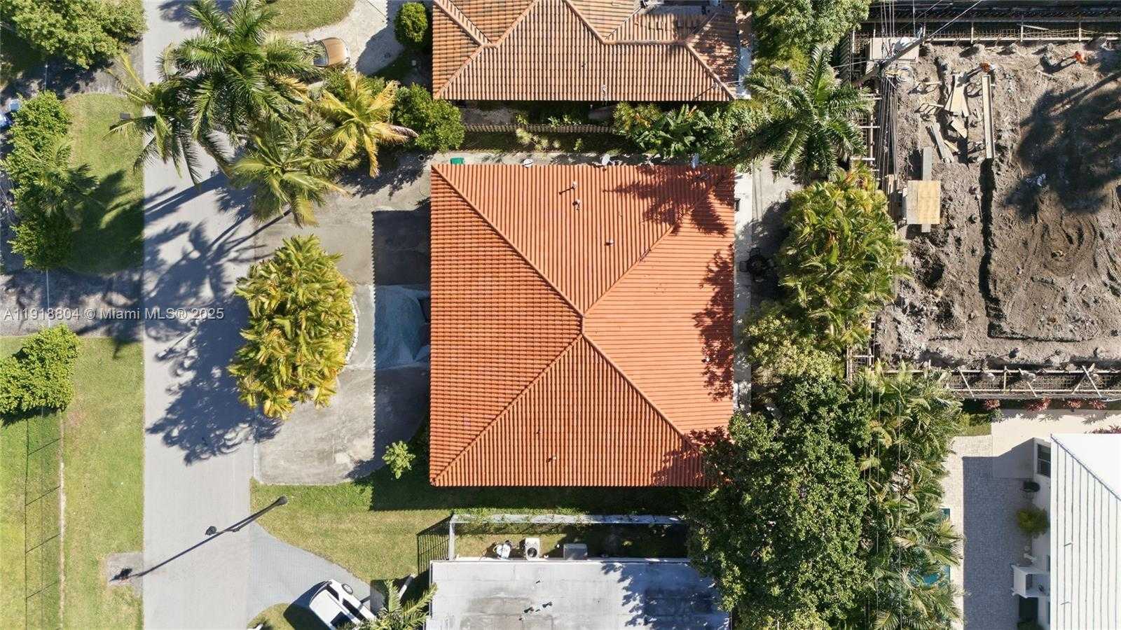 Small Image of 272 191ST TER, Sunny Isles Beach Number 4