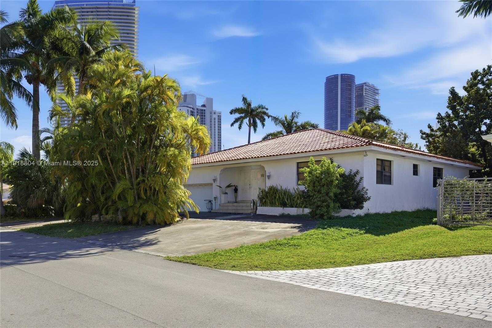 Small Image of 272 191ST TER, Sunny Isles Beach Number 5