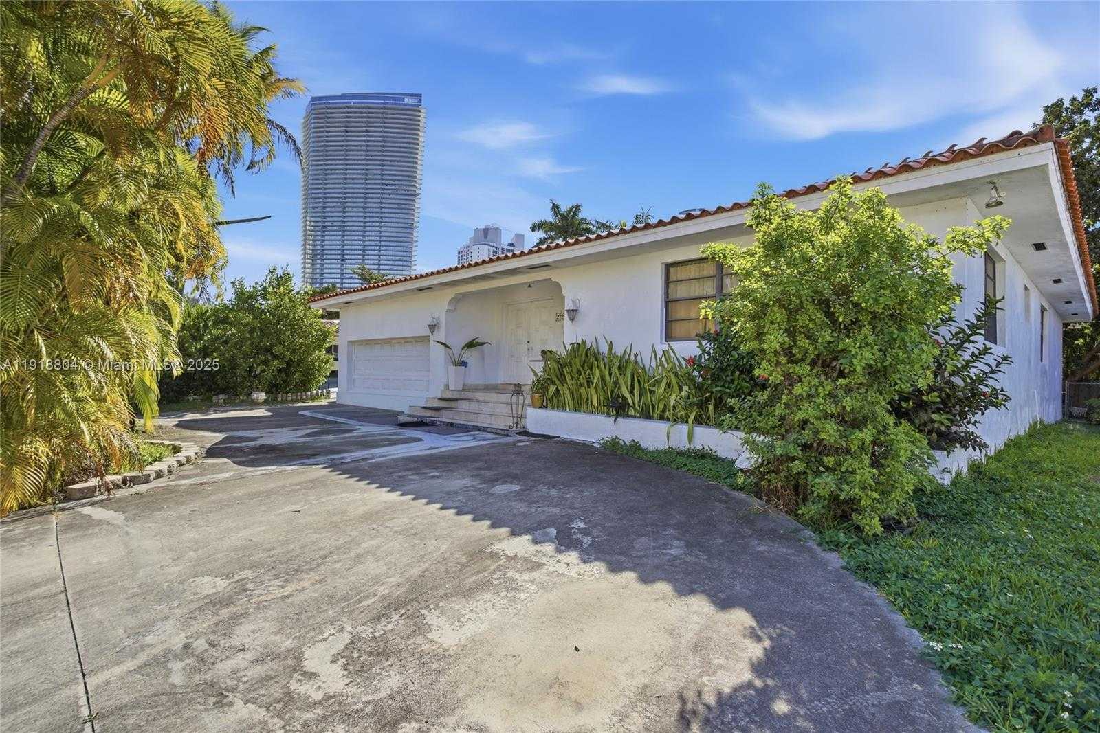 Small Image of 272 191ST TER, Sunny Isles Beach Number 7