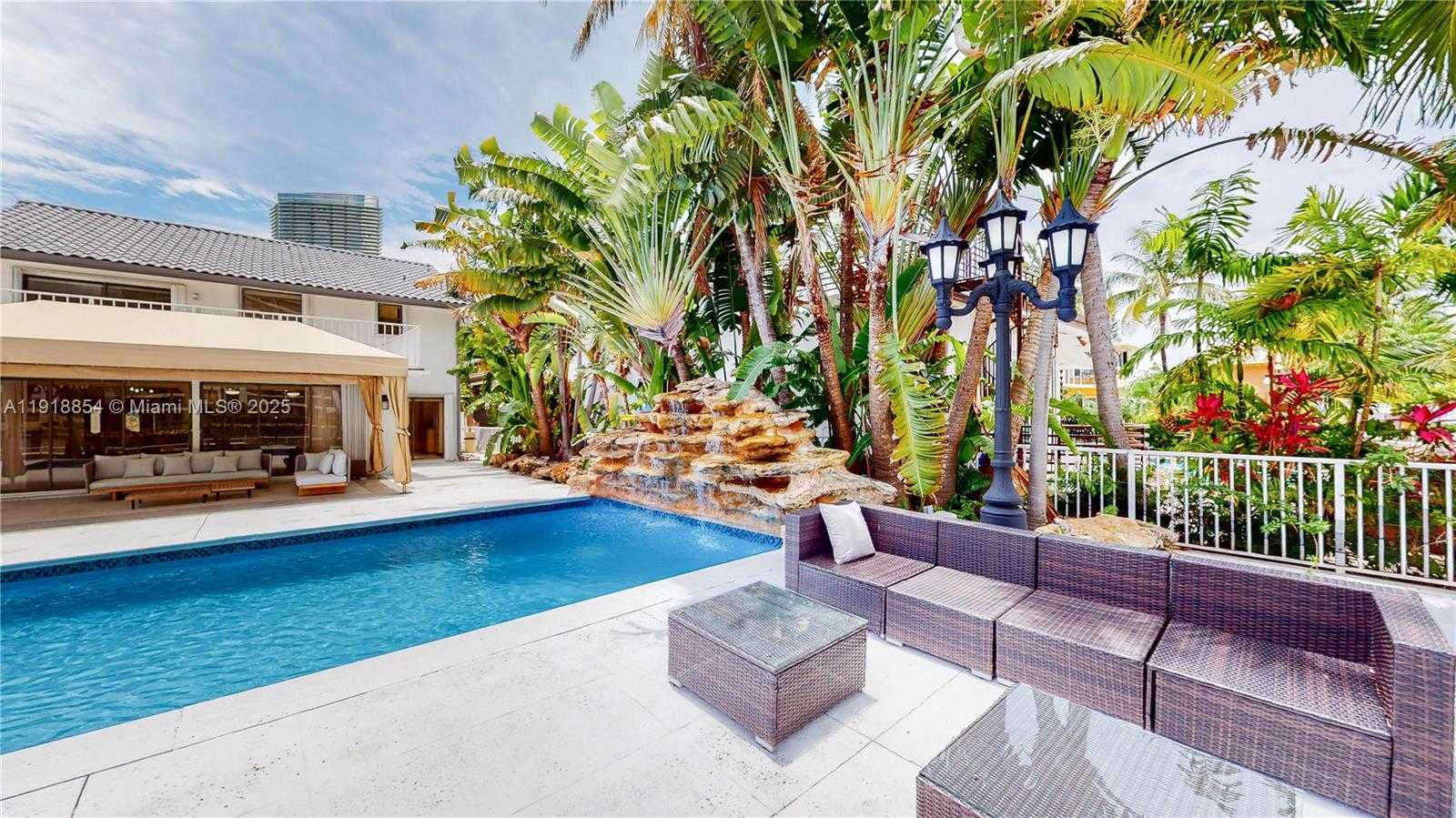 Small Image of 19140 NORTH BAY RD, Sunny Isles Beach Number 6