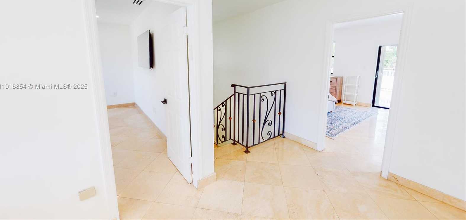 Small Image of 19140 NORTH BAY RD, Sunny Isles Beach Number 9