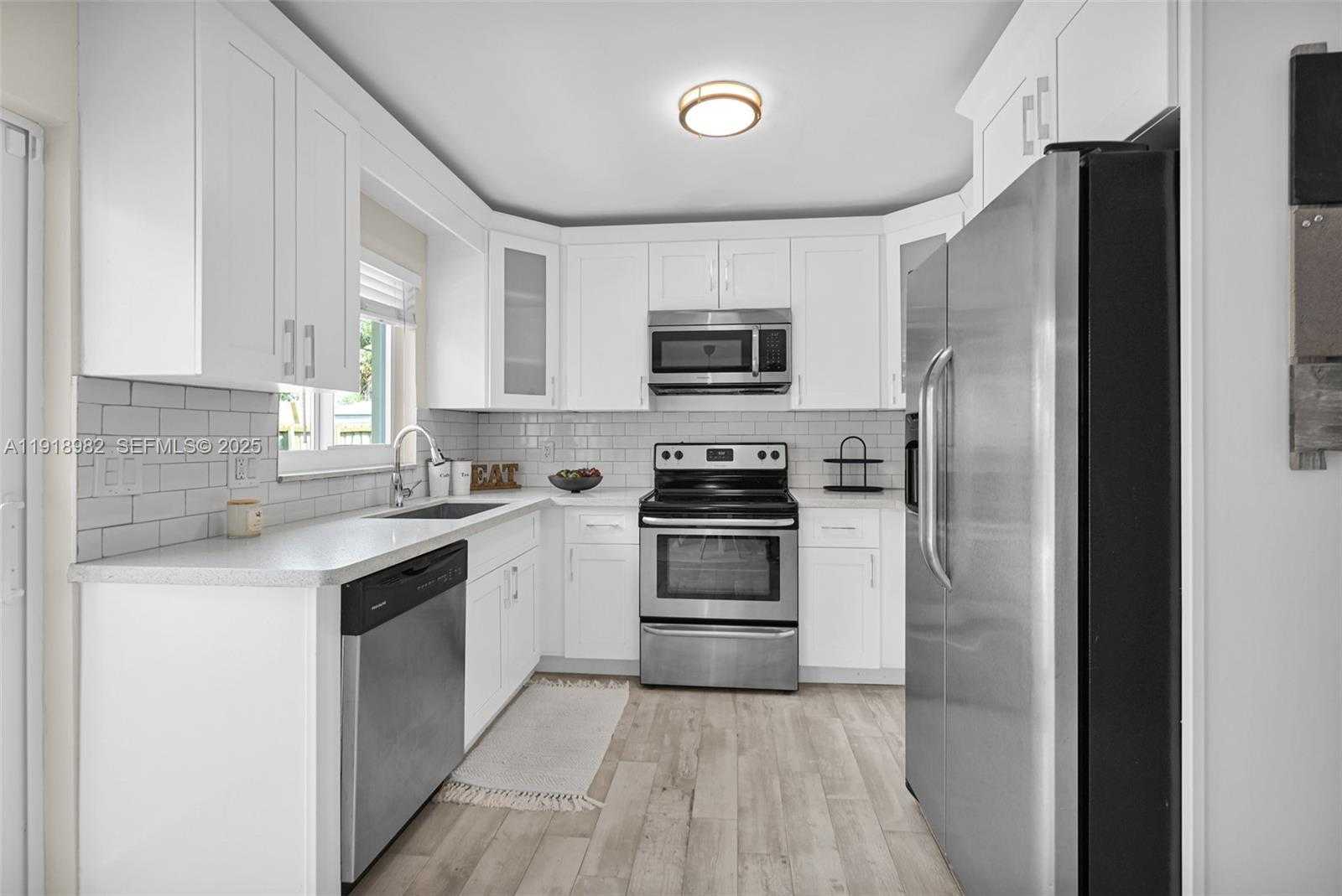 Small Image of 4851 NORTH EAST 13TH AVE, Oakland Park Number 16