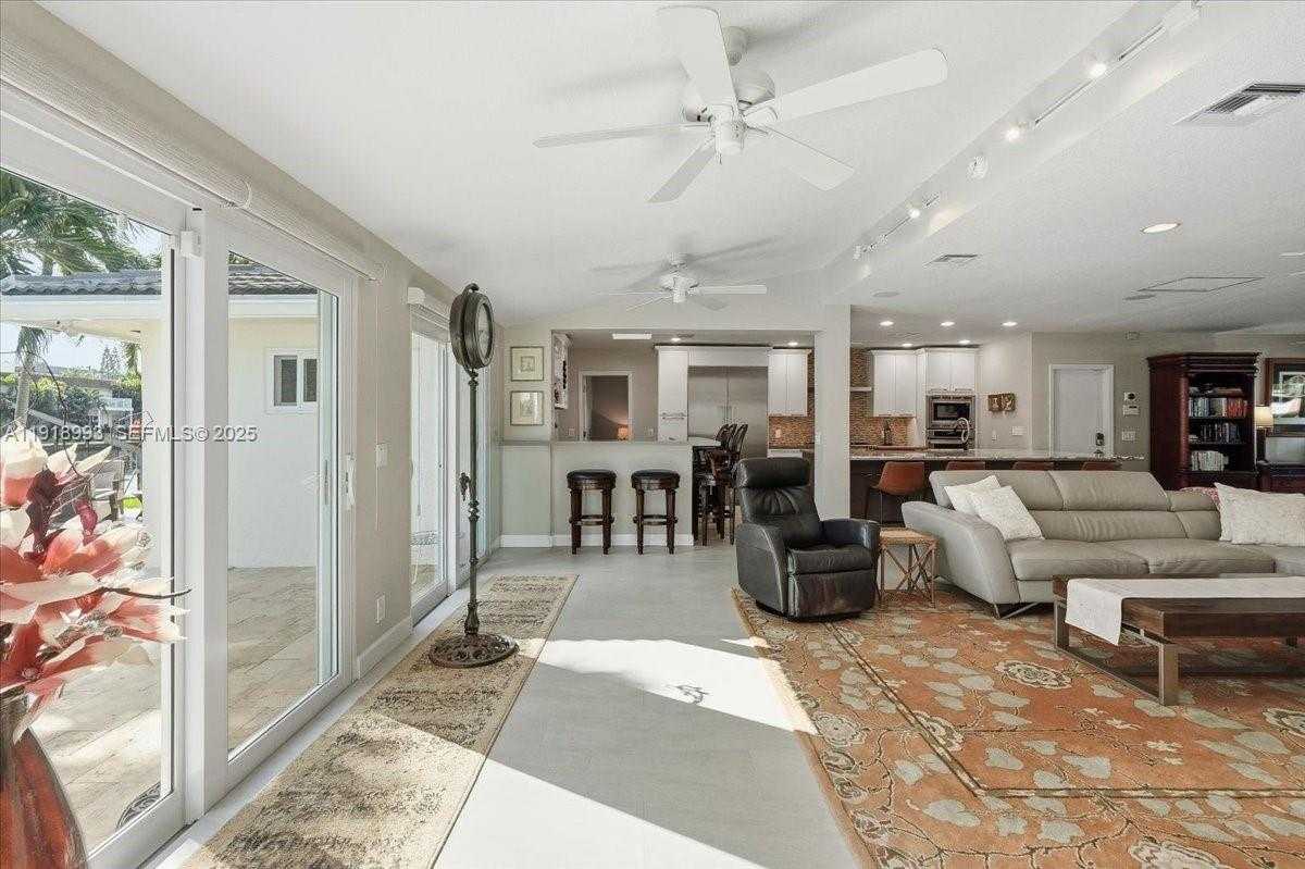 Imagen de Pequeño Objeto