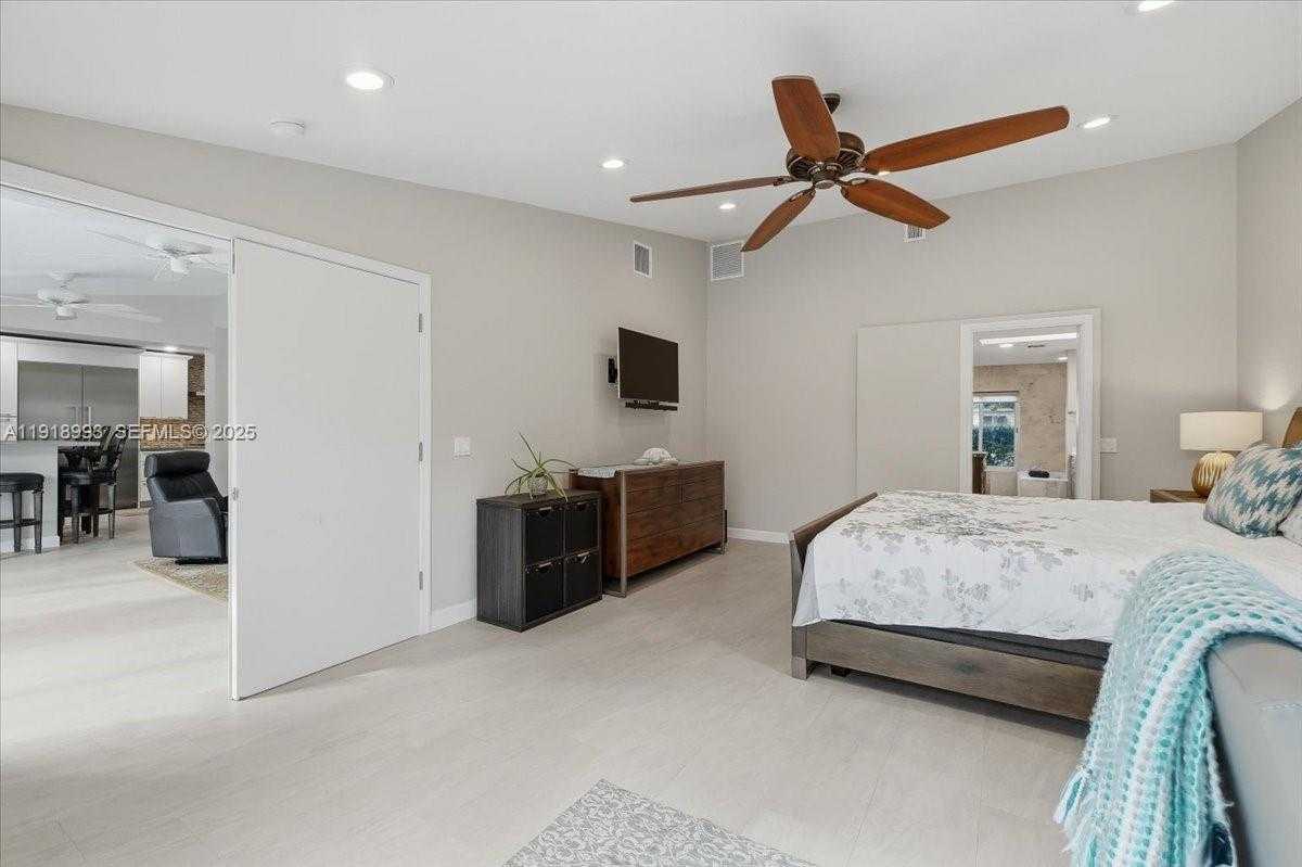 Imagen de Pequeño Objeto