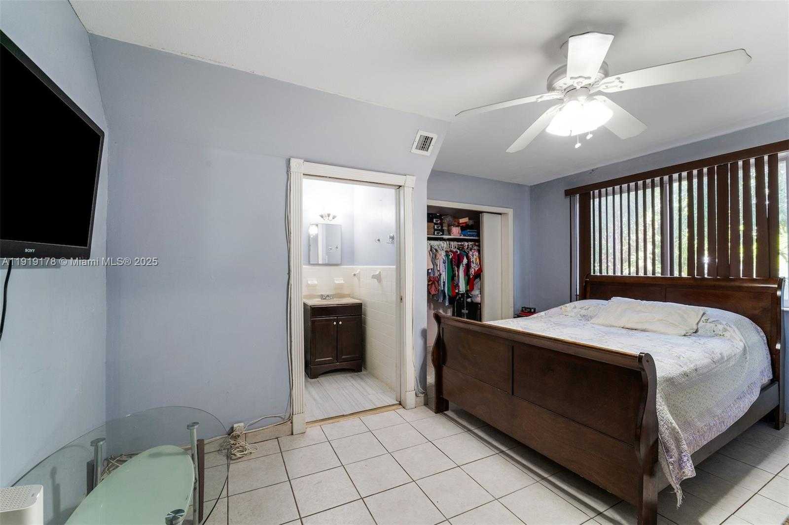 Small Image of 2840 NORTH WEST 4TH ST, Miami Number 10