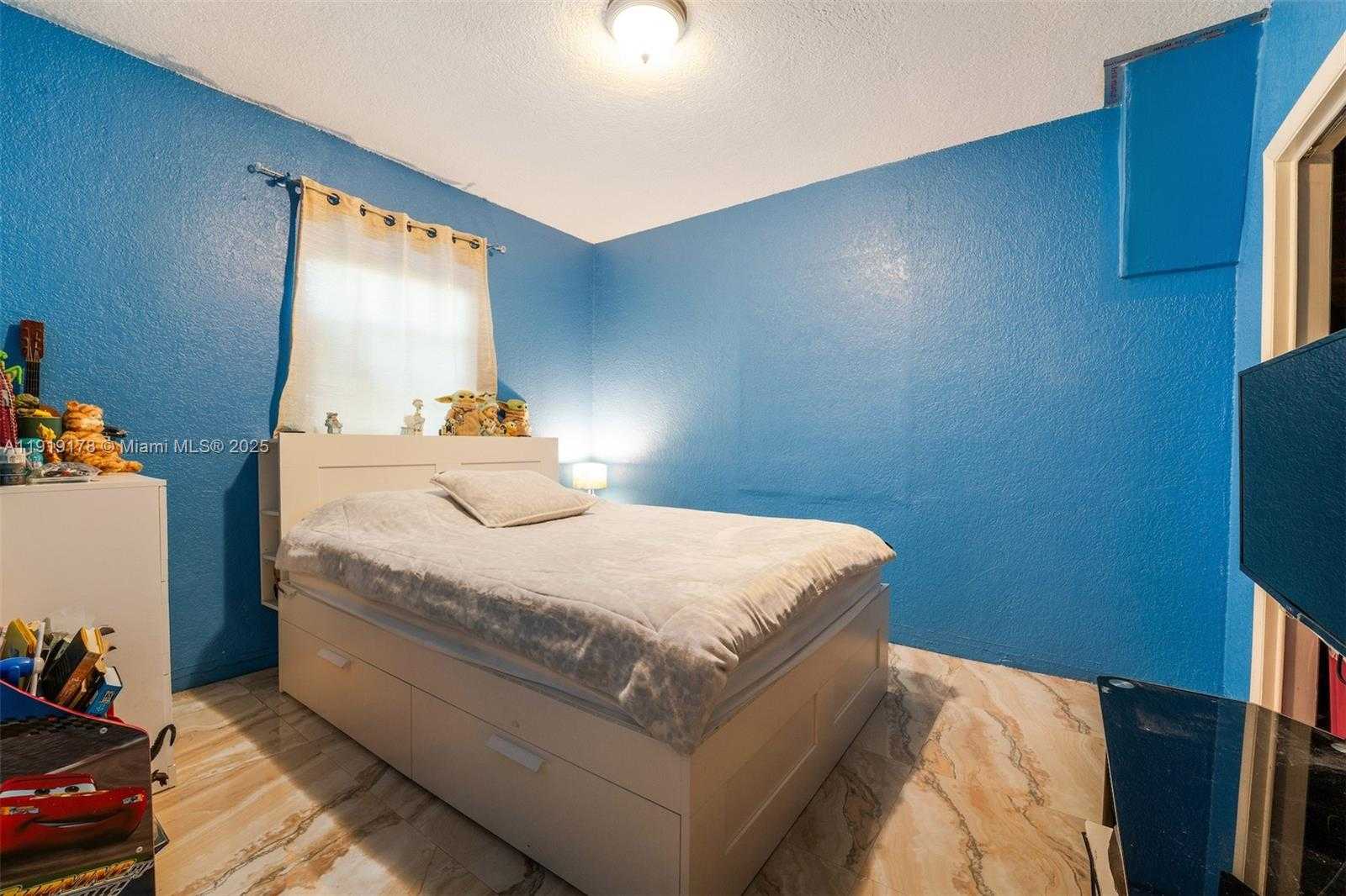 Small Image of 2840 NORTH WEST 4TH ST, Miami Number 13